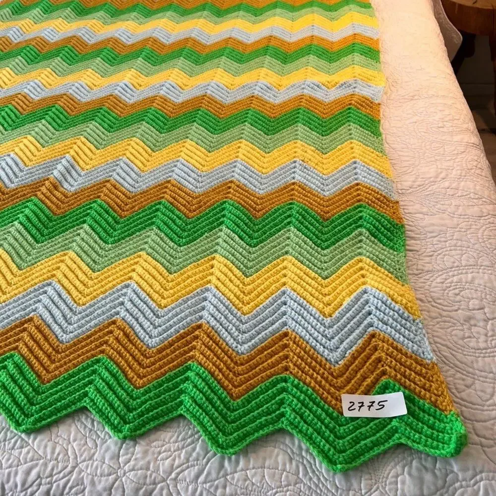 Vintage handmade chevron Knit textured throw blanket